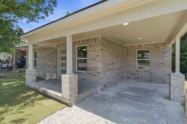 5610 Calloway Street, Sansom Park, TX 76114