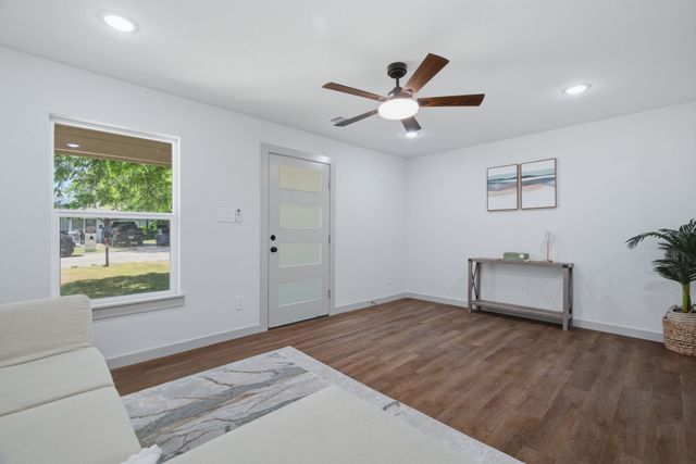 5610 Calloway Street, Sansom Park, TX 76114