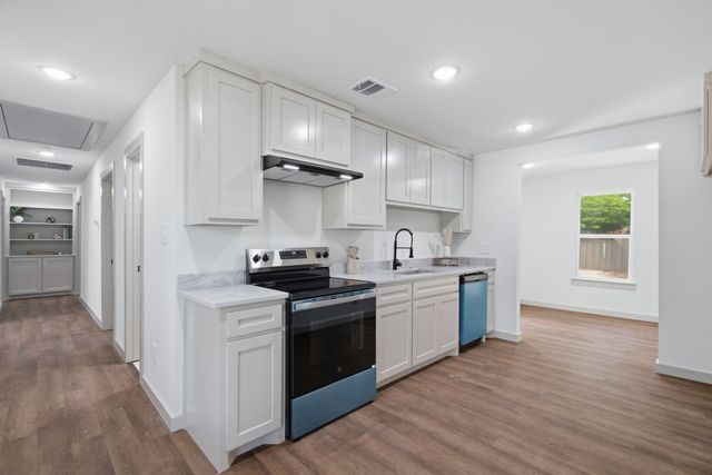 5610 Calloway Street, Sansom Park, TX 76114