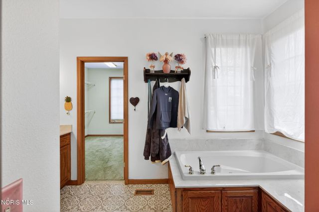 4372 Morning Dove Drive, Oregon, OH 43616