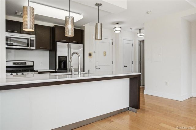 64-05 Yellowstone Boulevard PH504, Forest Hills, NY 11375