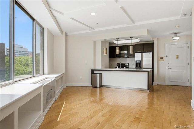 64-05 Yellowstone Boulevard PH504, Forest Hills, NY 11375