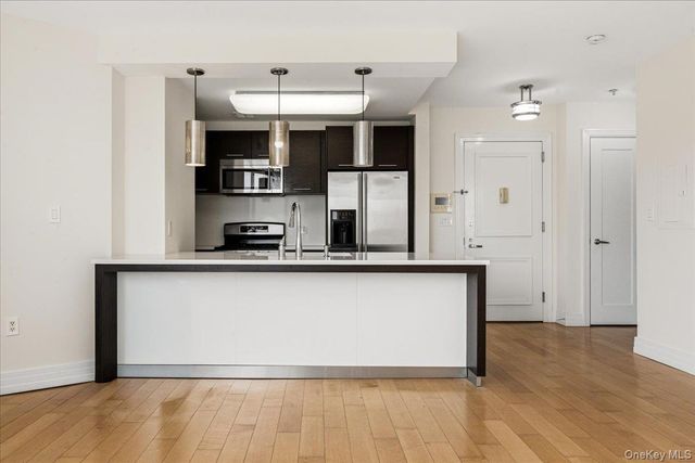 64-05 Yellowstone Boulevard PH504, Forest Hills, NY 11375