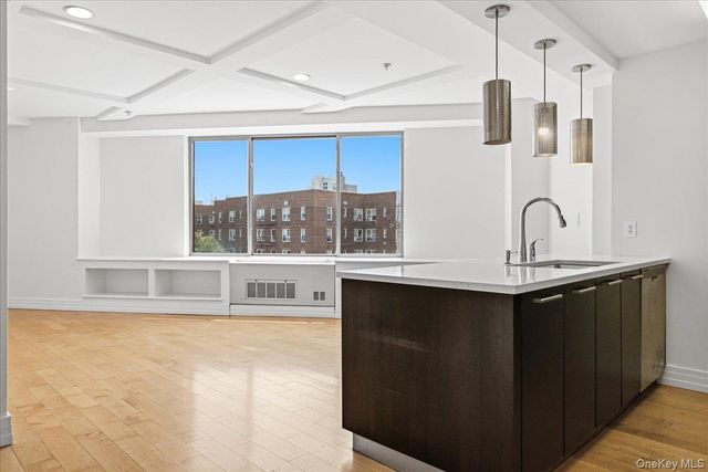 64-05 Yellowstone Boulevard PH504, Forest Hills, NY 11375