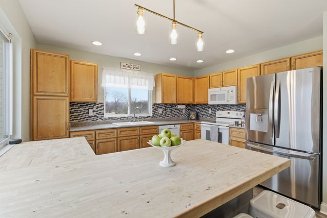 558 Ferrells Loop Rd, Beechgrove, TN 37018