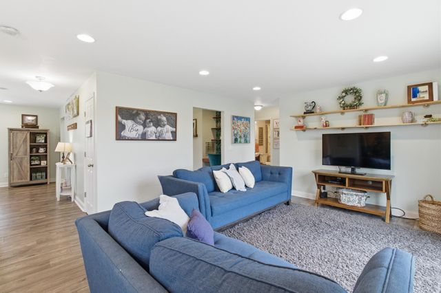 558 Ferrells Loop Rd, Beechgrove, TN 37018