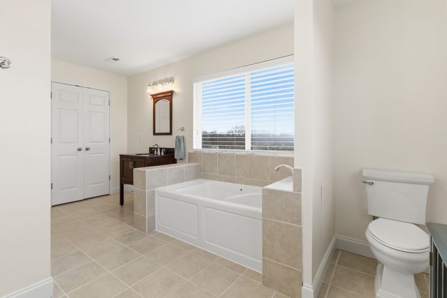 558 Ferrells Loop Rd, Beechgrove, TN 37018