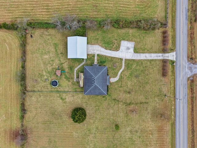 558 Ferrells Loop Rd, Beechgrove, TN 37018