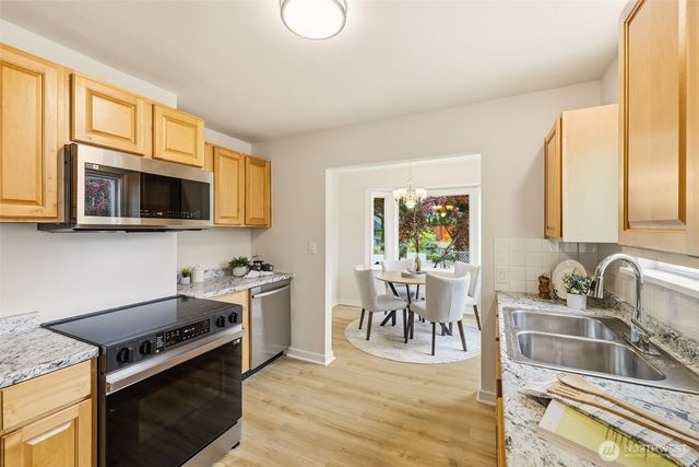 10713 15th Avenue NE, Seattle, WA 98125