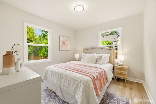 10713 15th Avenue NE, Seattle, WA 98125