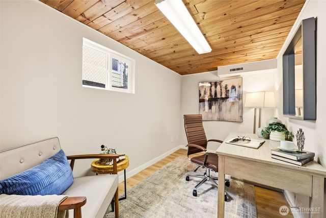 10713 15th Avenue NE, Seattle, WA 98125