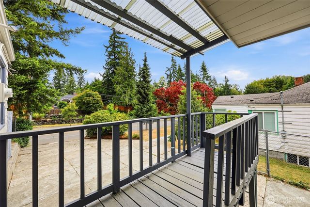 10713 15th Avenue NE, Seattle, WA 98125