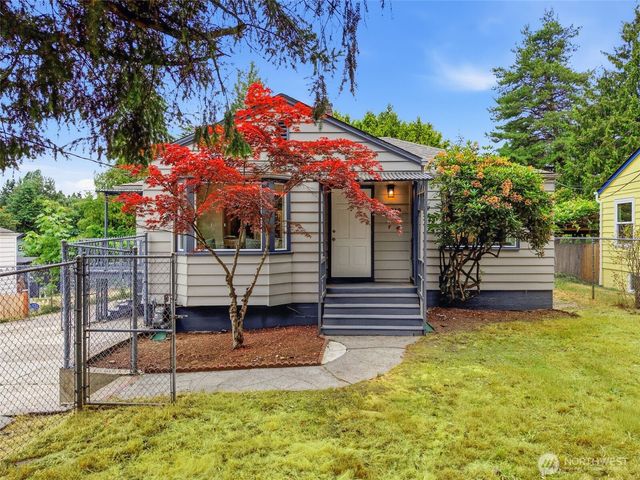 10713 15th Avenue NE, Seattle, WA 98125