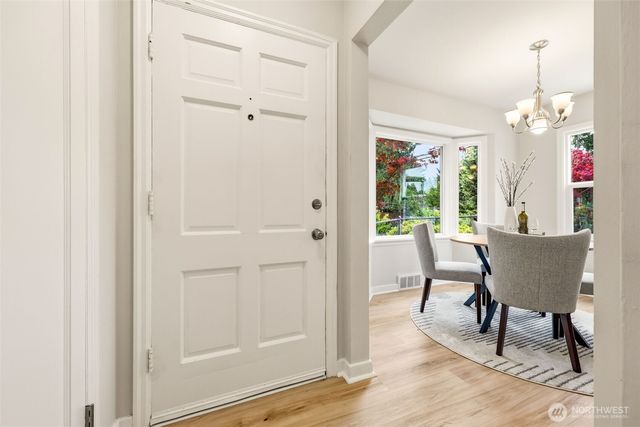 10713 15th Avenue NE, Seattle, WA 98125