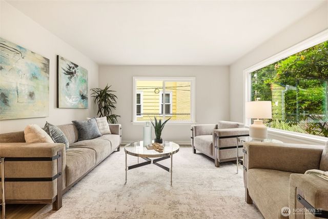 10713 15th Avenue NE, Seattle, WA 98125