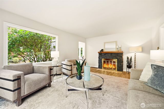 10713 15th Avenue NE, Seattle, WA 98125