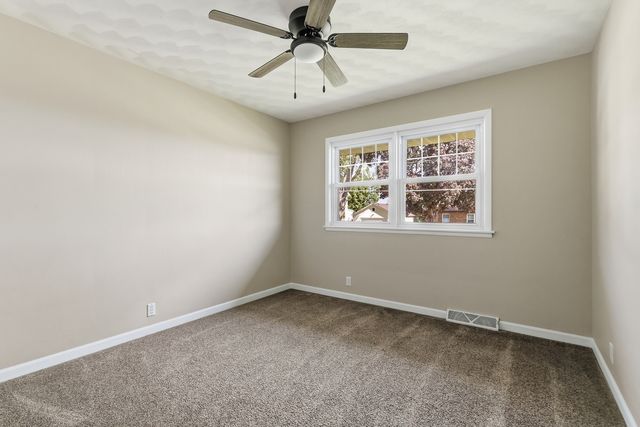 105 W Price Street, Eldridge, IA 52748