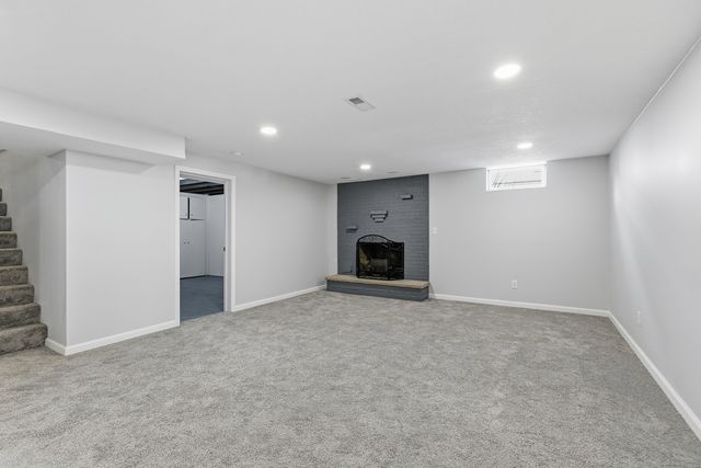 105 W Price Street, Eldridge, IA 52748