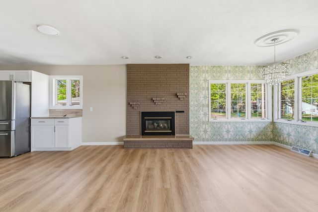 105 W Price Street, Eldridge, IA 52748