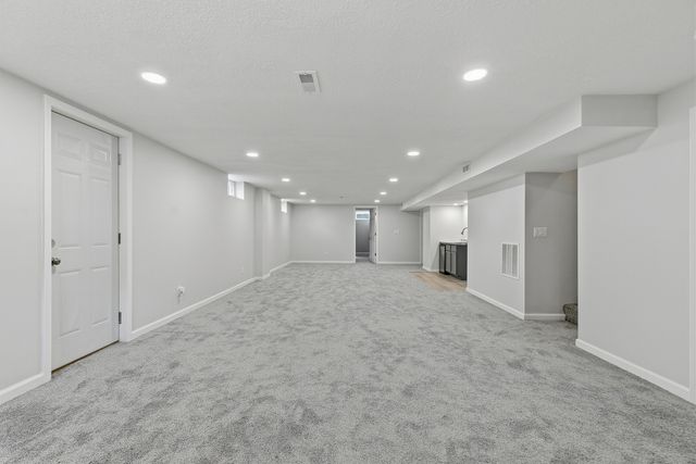 105 W Price Street, Eldridge, IA 52748