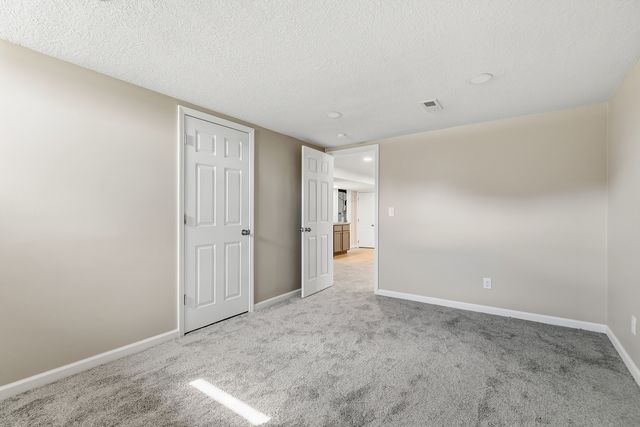 105 W Price Street, Eldridge, IA 52748