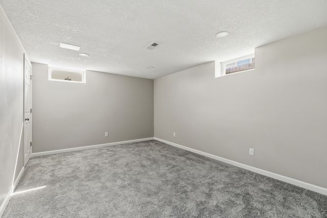 105 W Price Street, Eldridge, IA 52748