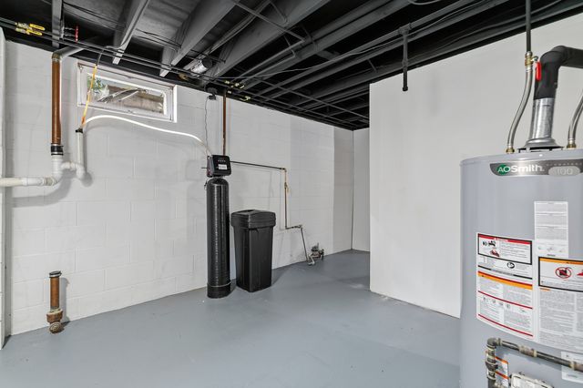 105 W Price Street, Eldridge, IA 52748