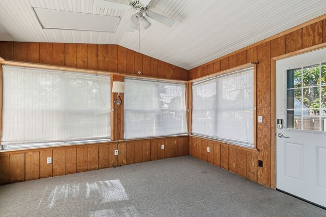 105 W Price Street, Eldridge, IA 52748