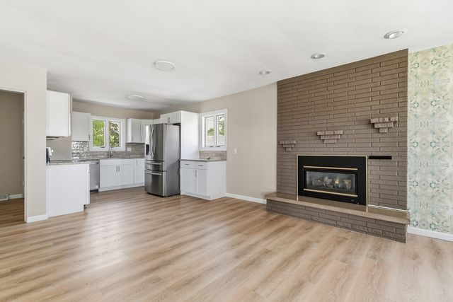 105 W Price Street, Eldridge, IA 52748