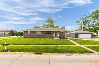 105 W Price Street, Eldridge, IA 52748