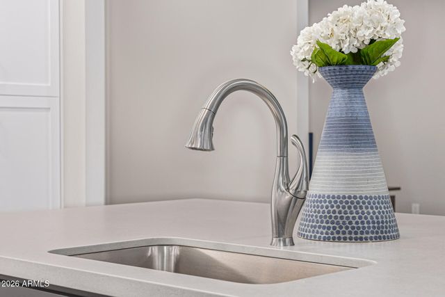 5250 E DEER VALLEY Drive 156, Phoenix, AZ 85054