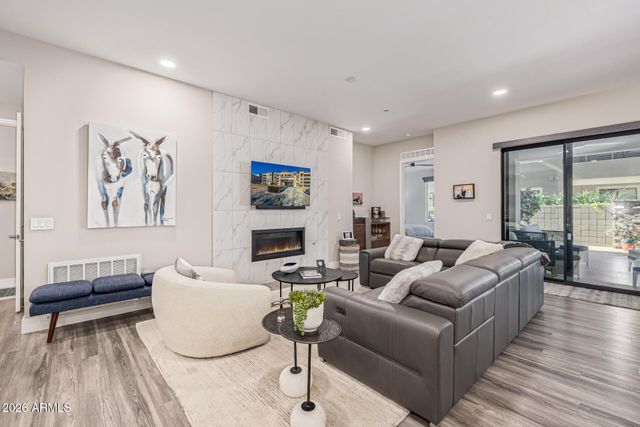 5250 E DEER VALLEY Drive 156, Phoenix, AZ 85054