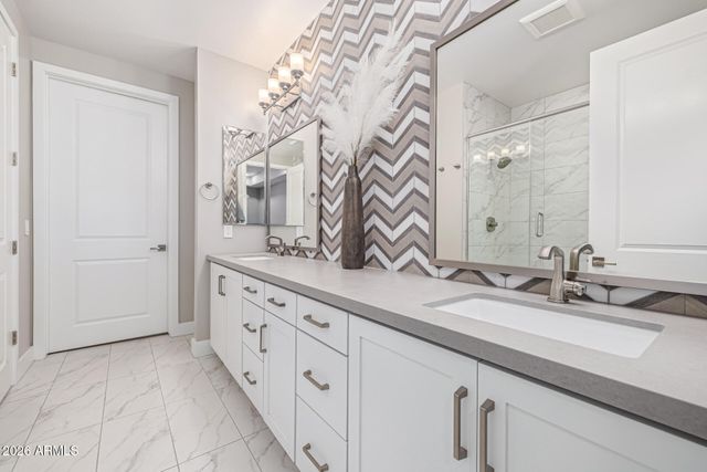 5250 E DEER VALLEY Drive 156, Phoenix, AZ 85054