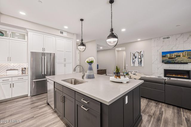 5250 E DEER VALLEY Drive 156, Phoenix, AZ 85054