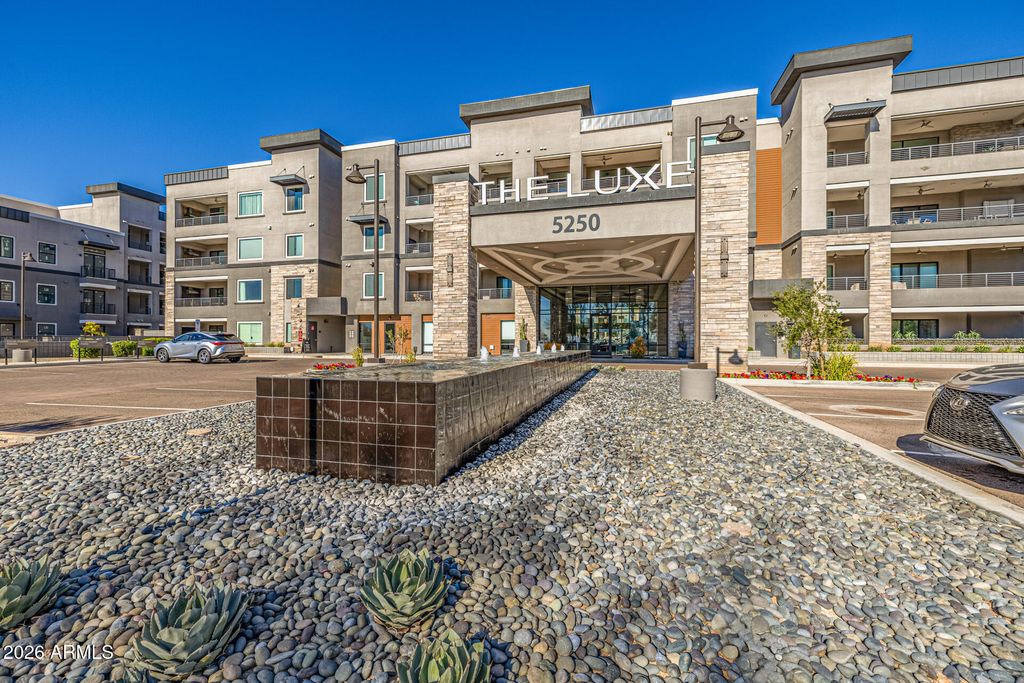 5250 E DEER VALLEY Drive 156, Phoenix, AZ 85054