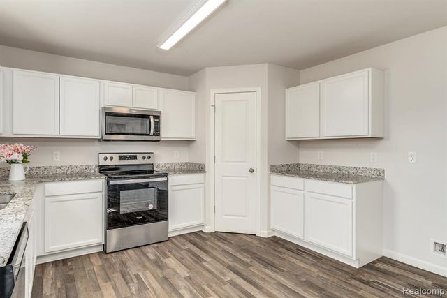 10219 Island Lake Drive, Taylor, MI 48180