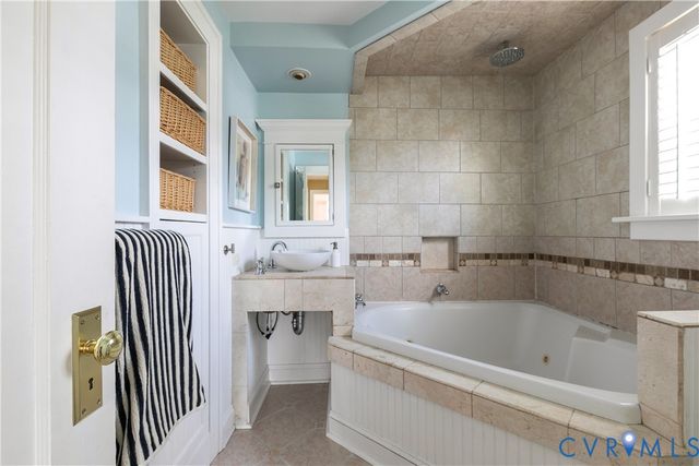6209 W Franklin St, Henrico, VA 23226