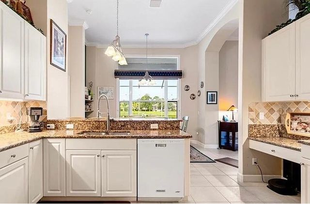 4204 Abington Woods Circle, Vero Beach, FL 32967