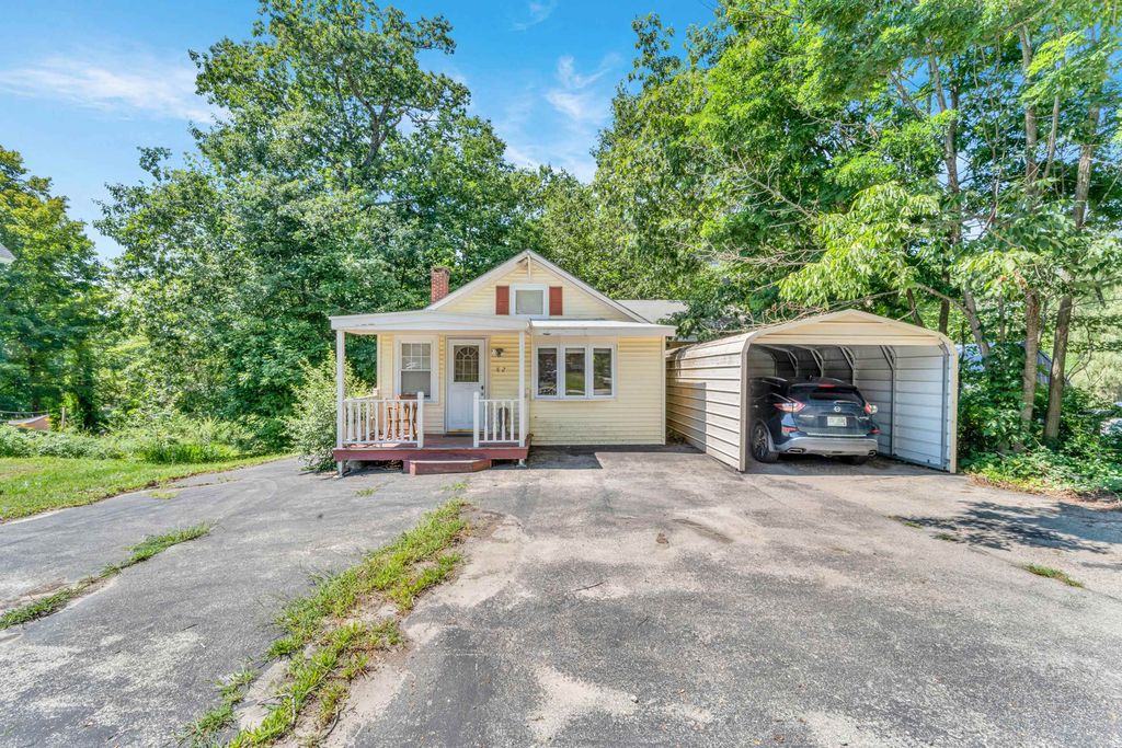 82 Church Street, Hillsborough, NH 03244