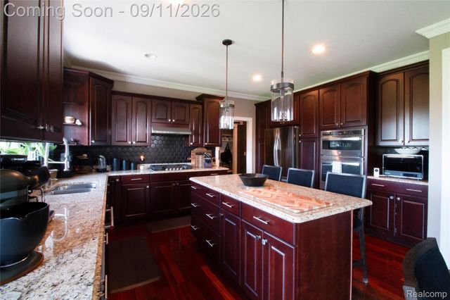 63357 N Plantation Court, Washington Township, MI 48095