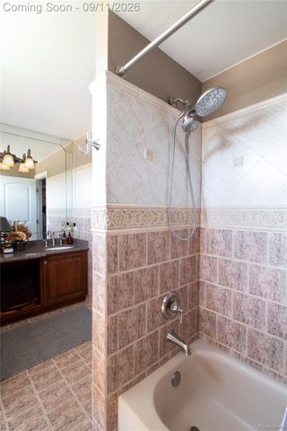 63357 N Plantation Court, Washington Township, MI 48095