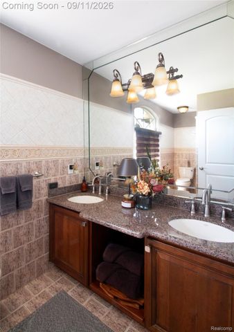 63357 N Plantation Court, Washington Township, MI 48095