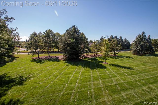 63357 N Plantation Court, Washington Township, MI 48095