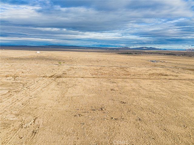 10000 E 87th Street, Lancaster, CA 93535