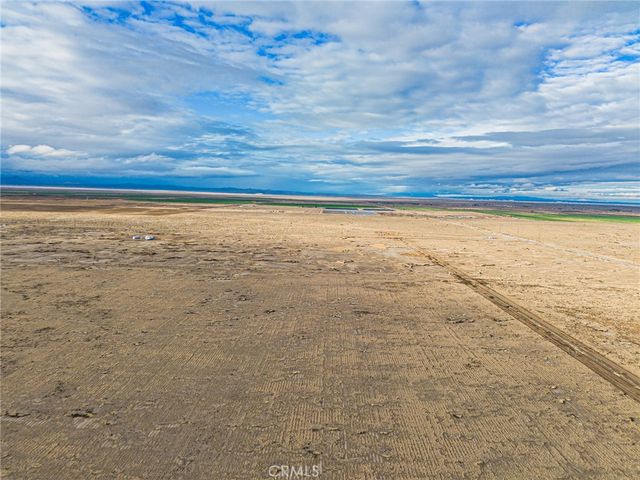 10000 E 87th Street, Lancaster, CA 93535