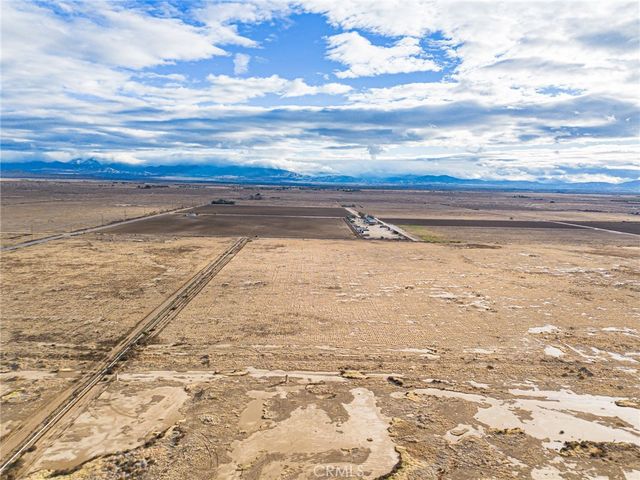 10000 E 87th Street, Lancaster, CA 93535