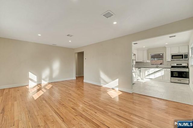 13 Casta Lane 2, Edgewater, NJ 07020
