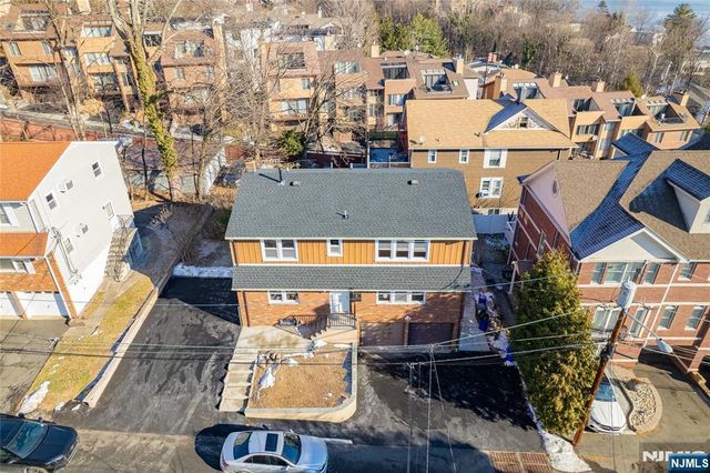 13 Casta Lane 2, Edgewater, NJ 07020