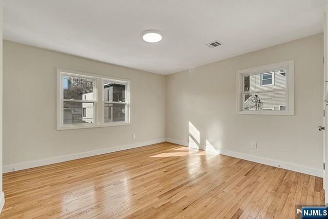 13 Casta Lane 2, Edgewater, NJ 07020