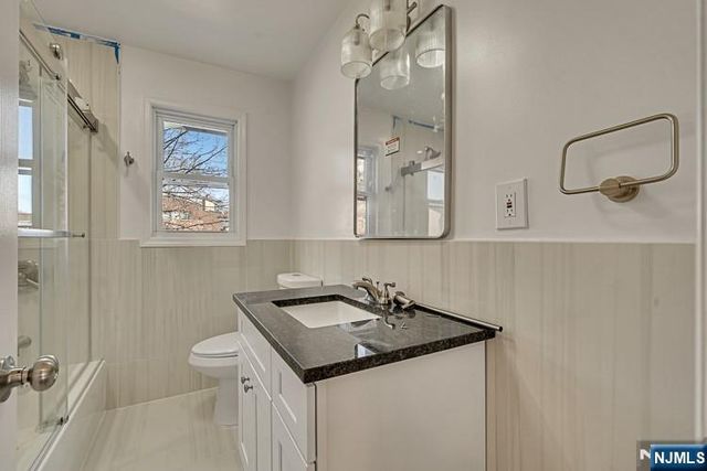 13 Casta Lane 2, Edgewater, NJ 07020